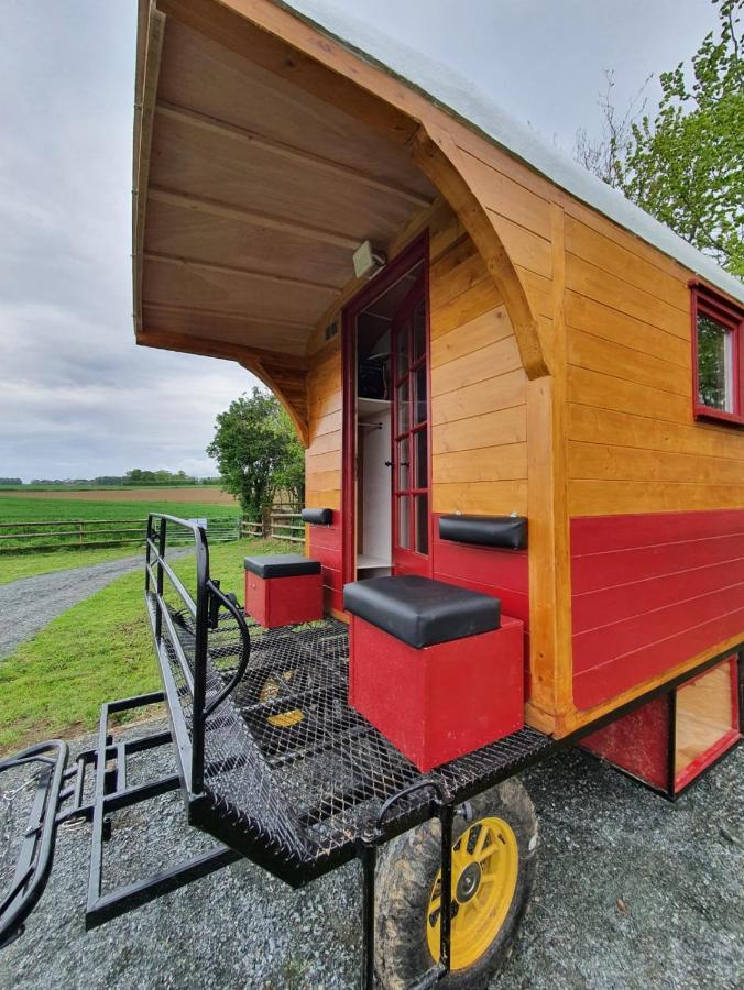 Veritable Roulotte Hippomobile "La Bailleul" Mentheville Luaran gambar
