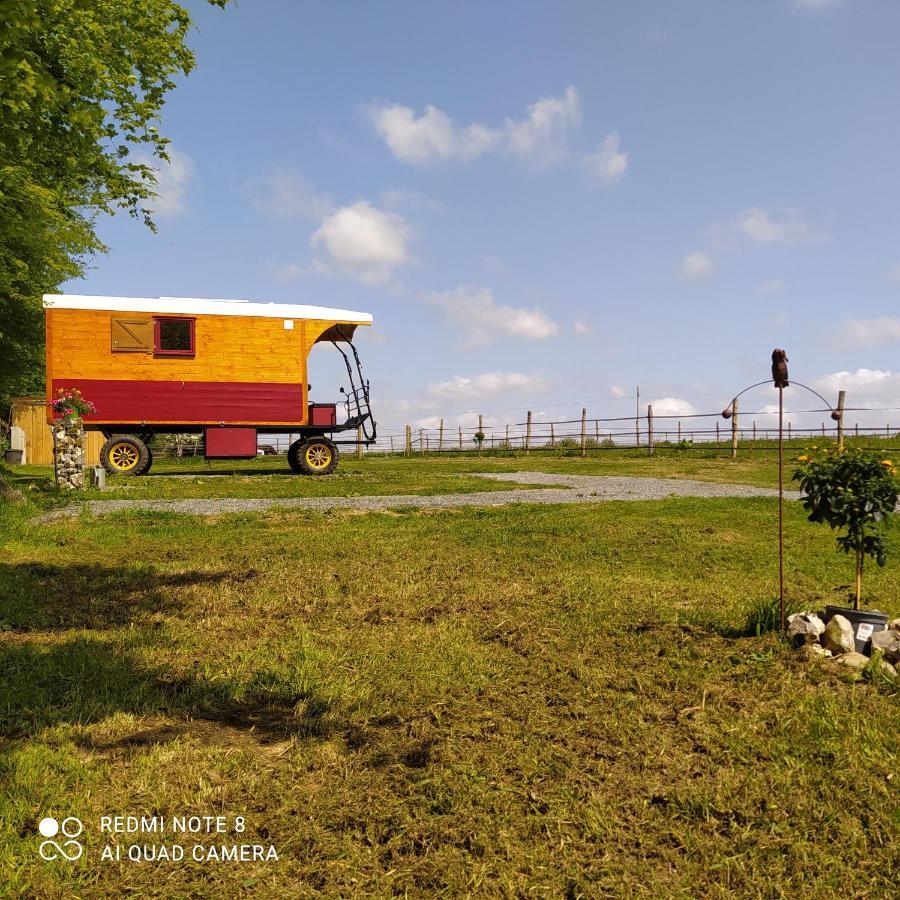 Veritable Roulotte Hippomobile "La Bailleul" Mentheville Luaran gambar